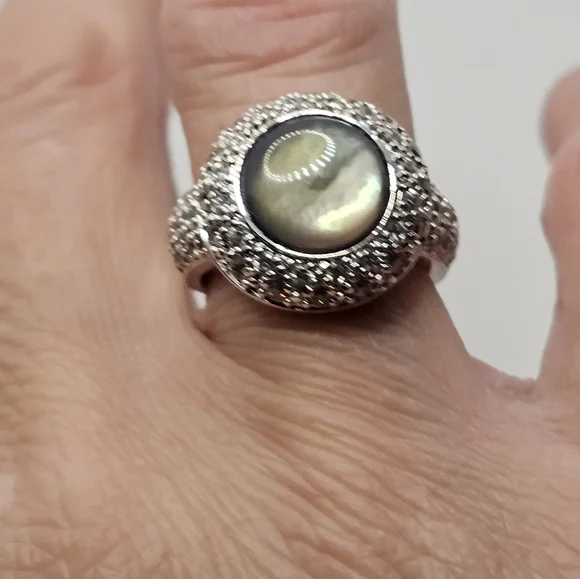Vintage Mother of Pearl Sterling Silver Diamond Ring Size 7! - Picture 7 of 7